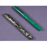 MABIE TODD - Vintage 1930s green marble Swan Mabie Todd self-filler fountain pen with nickel trim