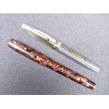 WATERMAN - Vintage (1940s-50s) grey Striated pearl Waterman 512 V fountain pen with gold trim and