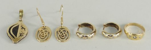 ASSORTMENT OF JEWELLERY to including pair of 9ct yellow gold earrings, together with pair of
