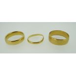 THREE 22CT YELLOW GOLD WEDDING BANDS, 16.7grams