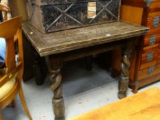 REPRODUCTION OAK DRAW-LEAF TABLE