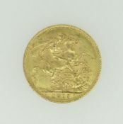 GEORGE V GOLD SOVEREIGN DATED 1915, 8.0 GRAMS.