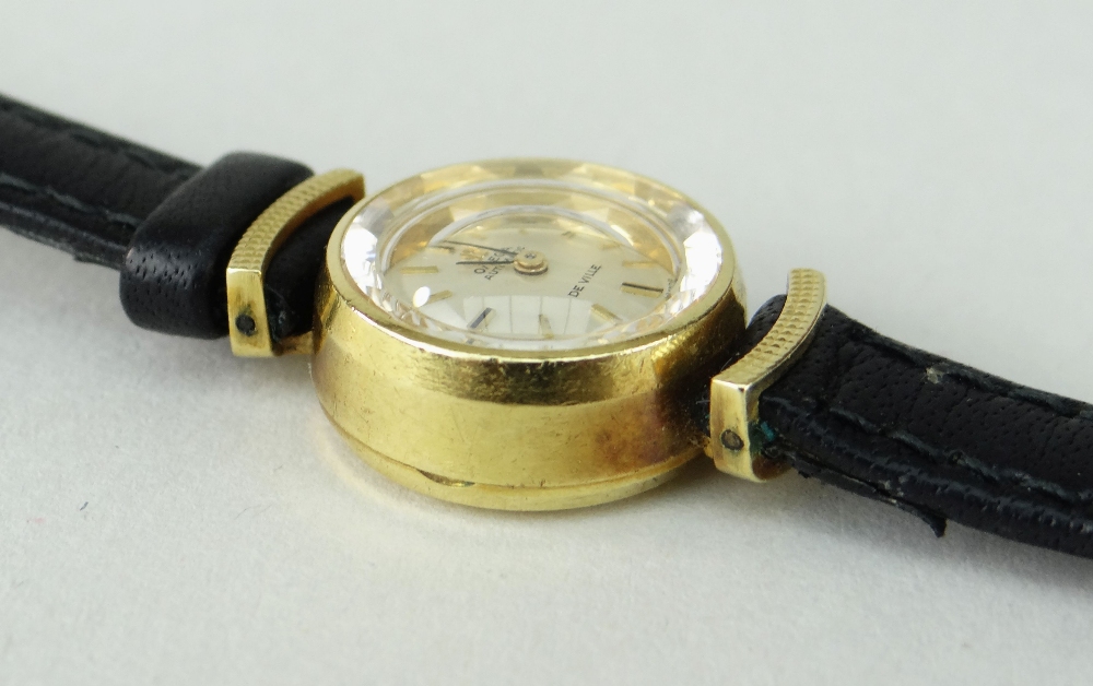 18K YELLOW GOLD LADIES OMEGA AUTOMATIC DE VILLE WRISTWATCH, numbered to inside of back cover ' - Image 3 of 4