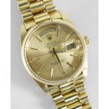 18CT GOLD ROLEX OYSTER PERPETUAL DAY DATE SUPERLATIVE CHRONOMETER WRISTWATCH, the circular dial
