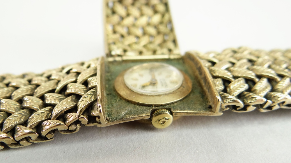 LADIES 9CT YELLOW GOLD GRUEN OF GENEVE WRISTWATCH, the circular dial behind a hinging escapement - Image 3 of 3