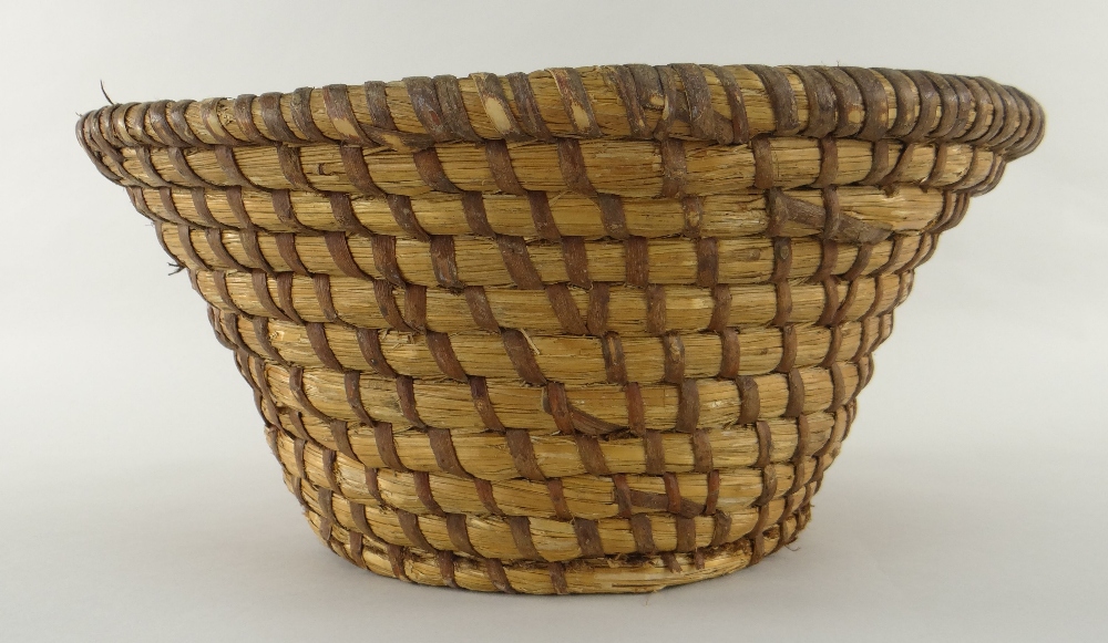 CARDIGANSHIRE LIP-WORK CIRCULAR BASKET of tapered form, traditionally crafted from wheat straw coils - Image 3 of 3