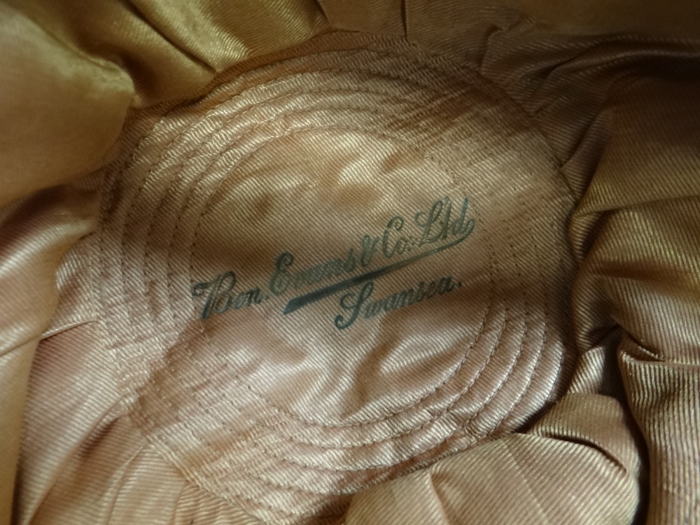 WELSH RUGBY UNION CAP 1935 date to peak, embroidered Prince of Wales feathers and detail, maker - Image 6 of 7