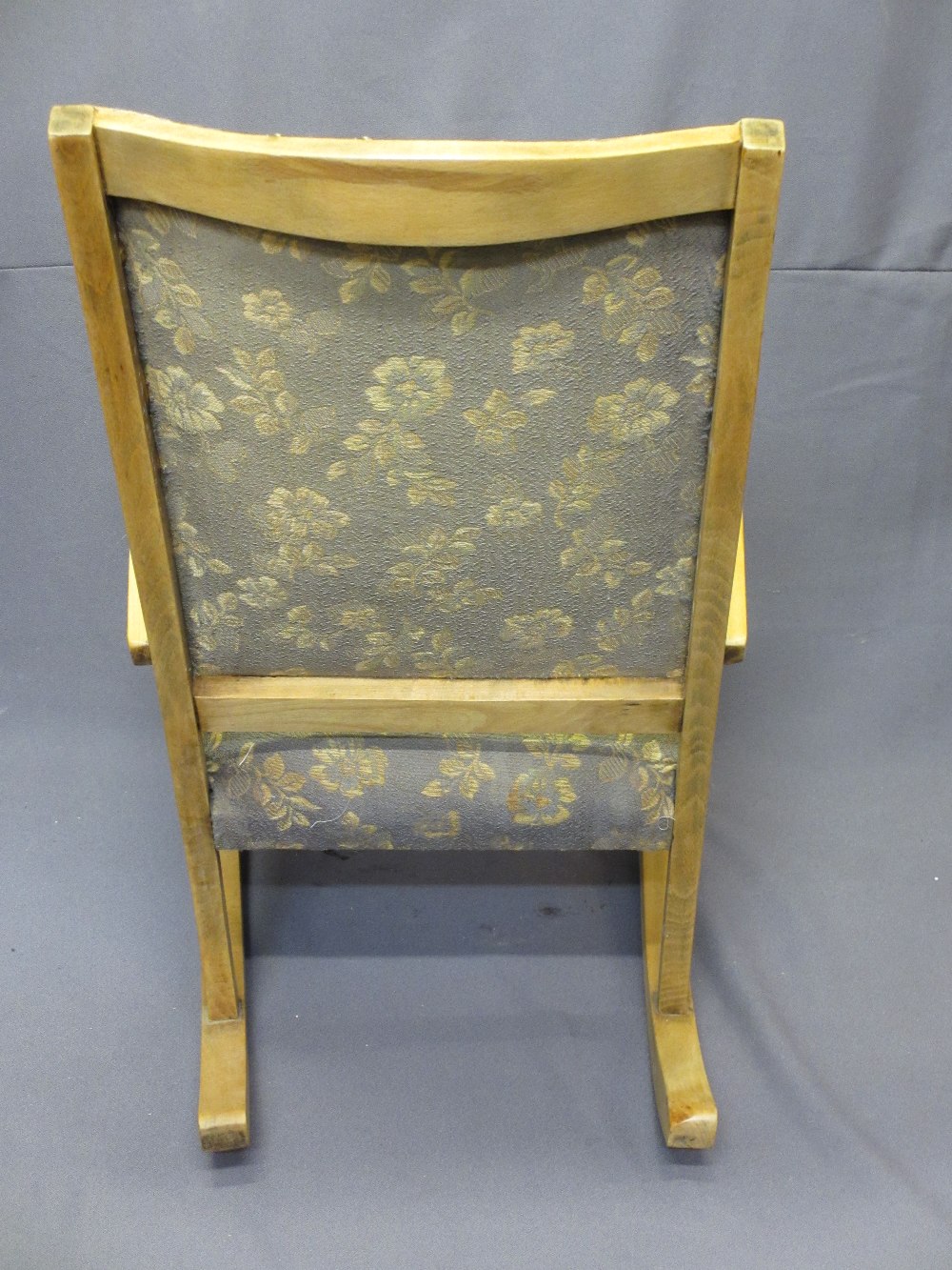 VINTAGE STYLE LIGHTWOOD ROCKING ARMCHAIR with studded edge upholstery to the back, 87cms H, 54. - Image 3 of 3