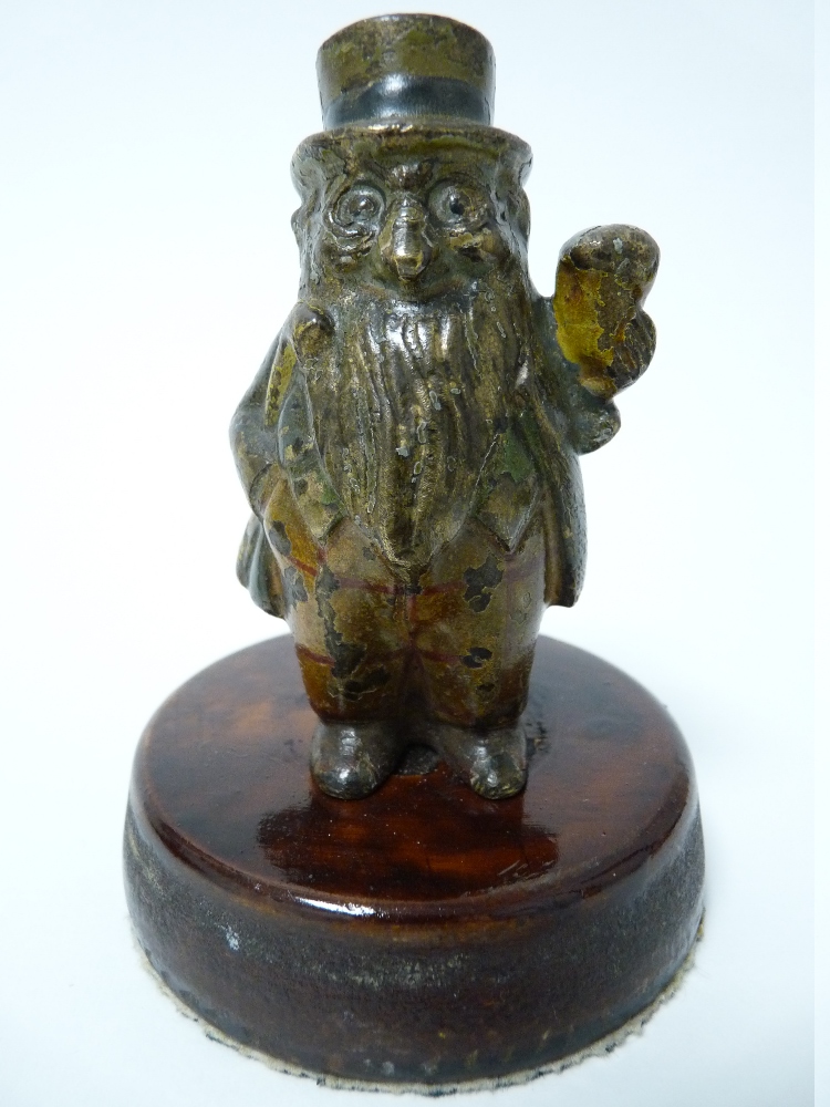 VINTAGE ADVERTISING ACCESSORY MASCOTS X 2- YOUNGER`S BEER standing figures of Father William, a cold - Image 5 of 5