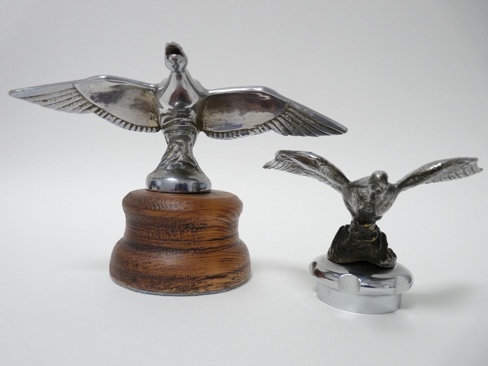 VINTAGE CAR MASCOTS X 2 to include a GOOSE IN FLIGHT possibly Wills St Claire, 7cms H, 17.5cms - Image 2 of 5