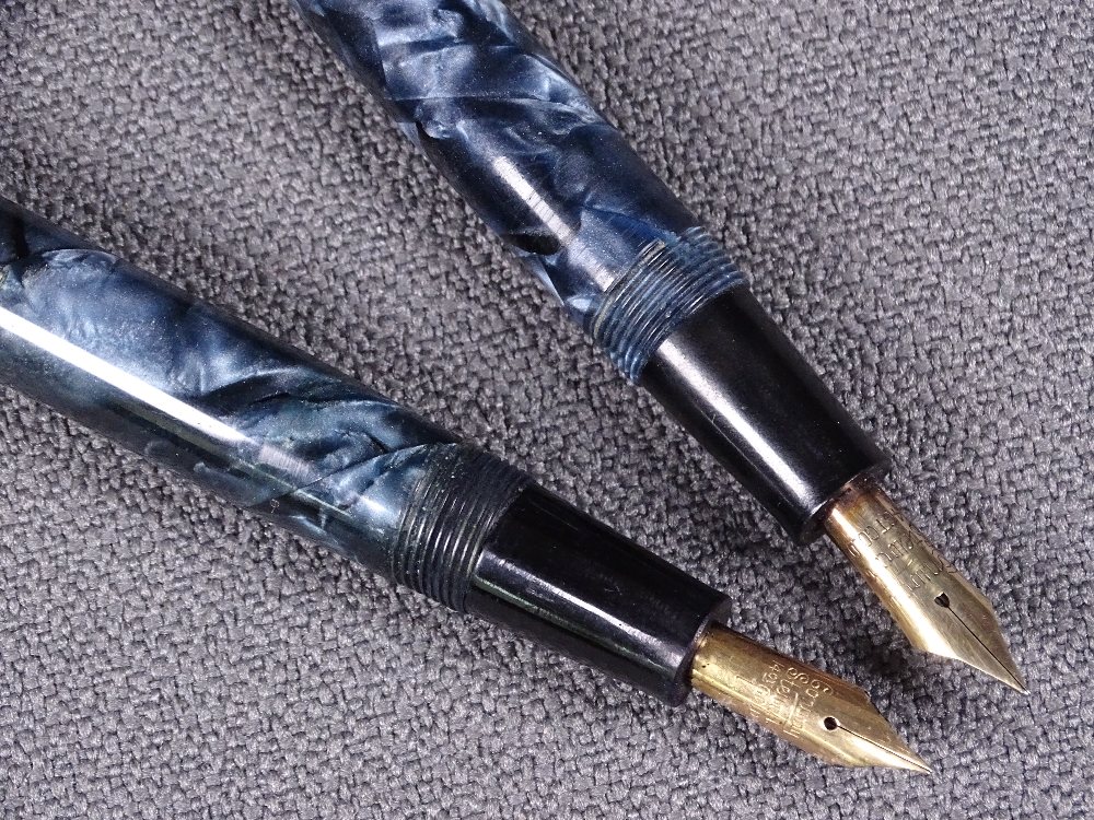 CONWAY STEWART - Vintage 1930s blue marble Conway Stewart No 479 'The Universal Pen' fountain pen - Image 2 of 2