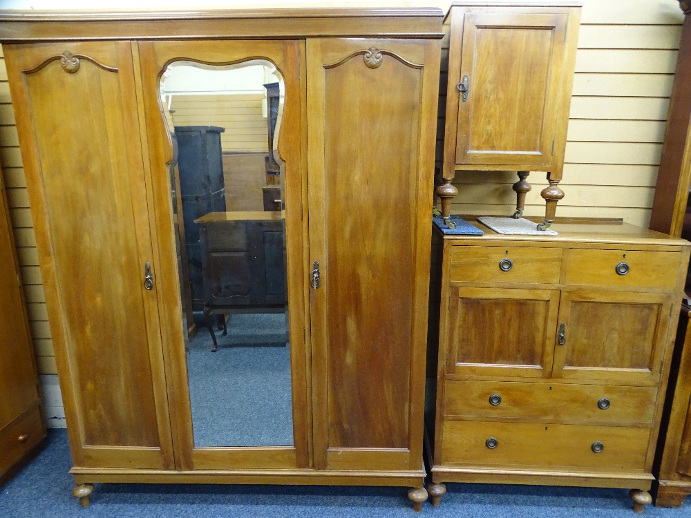 A GOOD MAHOGANY 3-PIECE BEDROOM SUITE of double wardrobe with centre mirror and 3 interior sliding