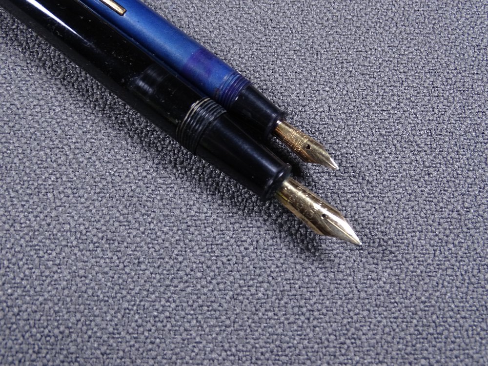 CONWAY STEWART - Vintage (late 1950s-60s) black Conway Stewart No 74 fountain pen with gold trim ( - Image 2 of 2