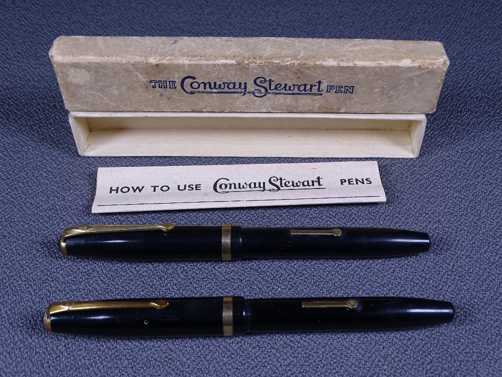 CONWAY STEWART - Two vintage 1950s black Conway Stewart No 85L fountain pens with gold trims and