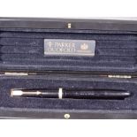 PARKER - Vintage (1950s-60s) black Parker Duofold Maxima fountain pen with gold trim having a