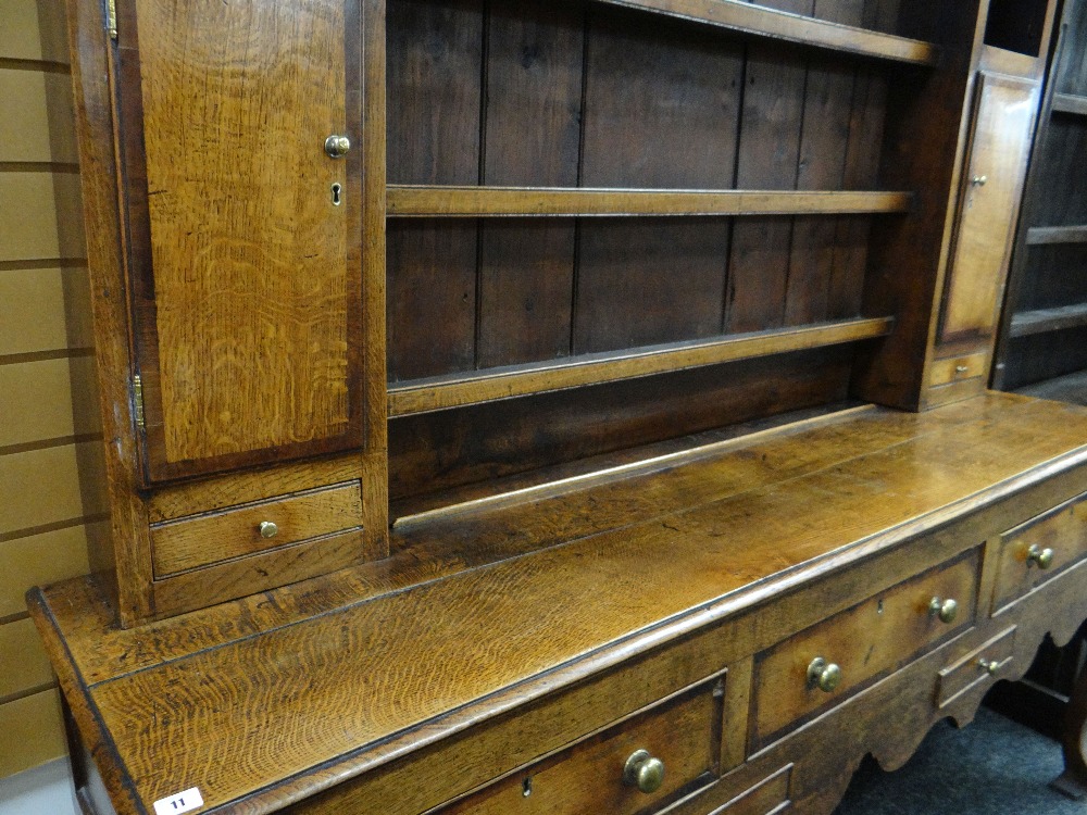 GEORGE III OAK & MAHOGANY CROSS-BANDED SHROPSHIRE HIGH DRESSER, pierced frieze and flanking - Image 2 of 6