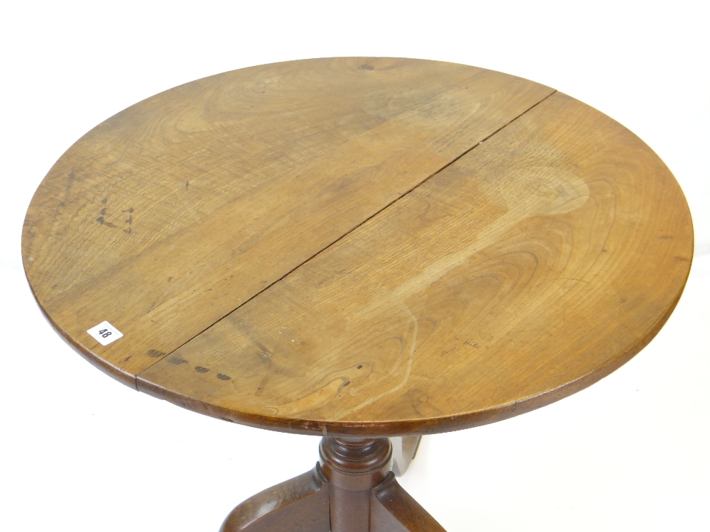 19TH CENTURY OAK CIRCULAR TILT-TOP TRIPOD TABLE, 75cms diameter Condition Report: top shrunk, one - Image 3 of 3