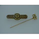 FIFTEEN CARAT GOLD OBLONG BAR BROOCH, 2.8grms