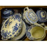 19TH CENTURY & LATER BLUE & WHITE TABLEWARE, a quantity