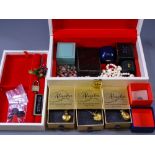 VINTAGE JEWELLERY CASE & CONTENTS to include three Alaska 975.2 pure gold flake pendant necklaces, a