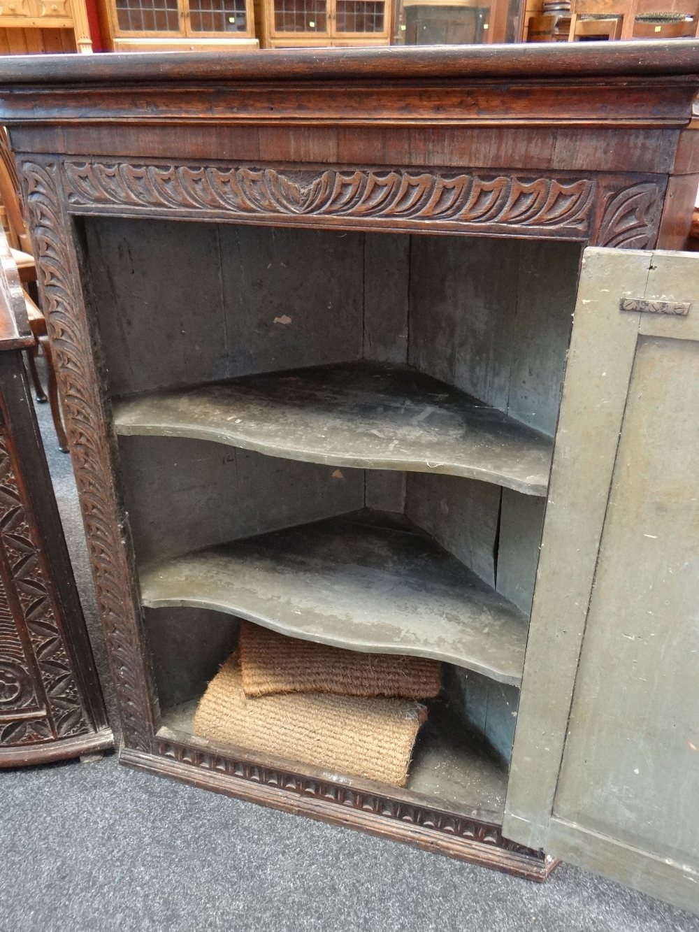 18TH CENTURY CARVED OAK HANGING CORNER CUPBOARD, 80cms high - Image 3 of 3