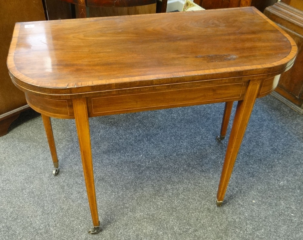 19TH CENTURY MAHOGANY & SATINWOOD CROSS BANDED D-SHAPED FOLDING CARD TABLE with double gateleg