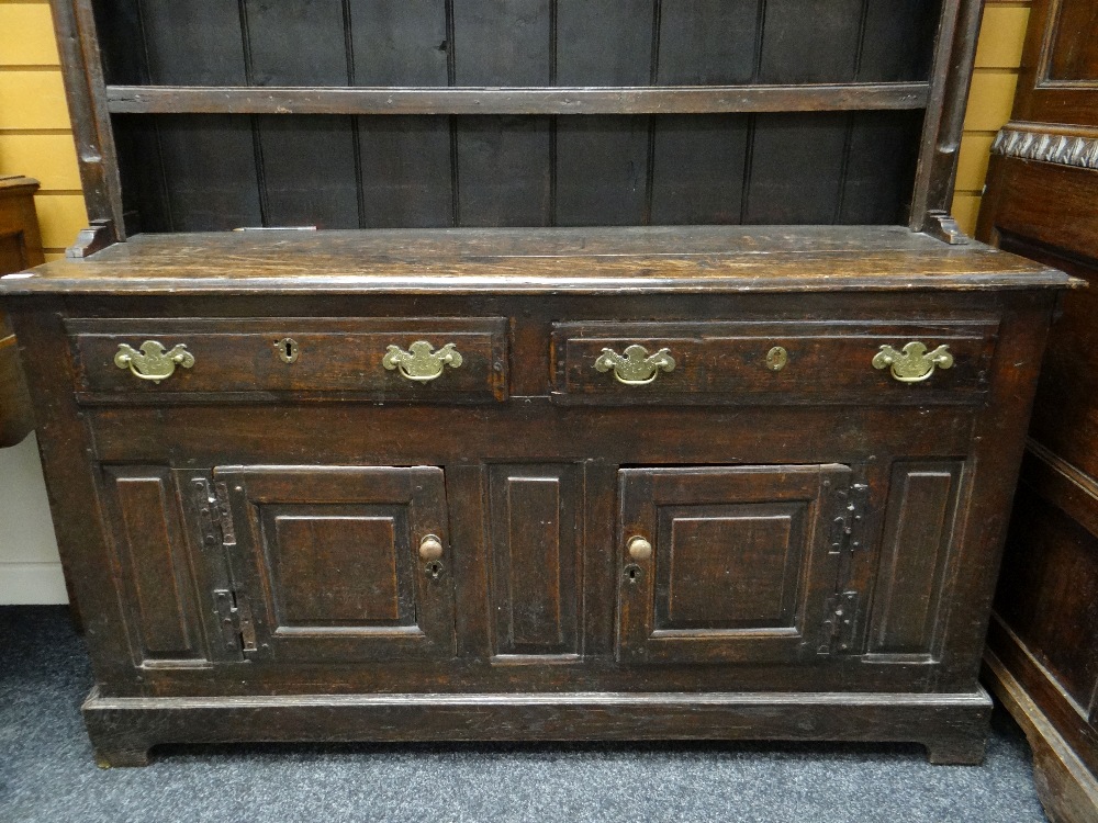 18TH CENTURY WELSH OAK HIGH DRESSER, the boarded delft rack with card cut and hollow cornice - Image 2 of 7