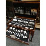 MODERN MAHOGANY CANTEEN OF ELECTROPLATED CUTLERY & FLATWARE