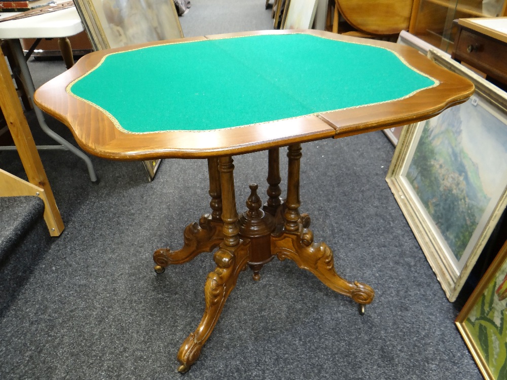 VICTORIAN-STYLE WALNUT MARQUETRY FOLDING CARD TABLE, 85cms wide