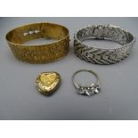 CIRCA 1920s NINE CARAT GOLD BACK & FRONT FIDELITY BANGLE, three stone ring stamped gold and other