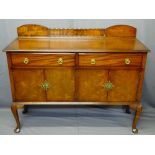 VINTAGE MAHOGANY RAILBACK SIDEBOARD, 110cms overall H, 136cms W, 48cms D