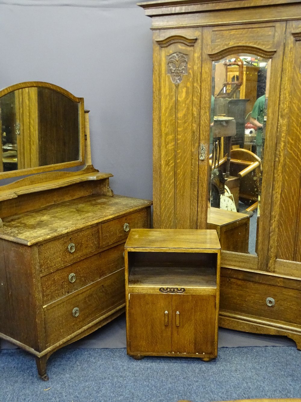 VINTAGE OAK THREE PIECE BEDROOM SUITE comprising single wardrobe with central mirrored door and