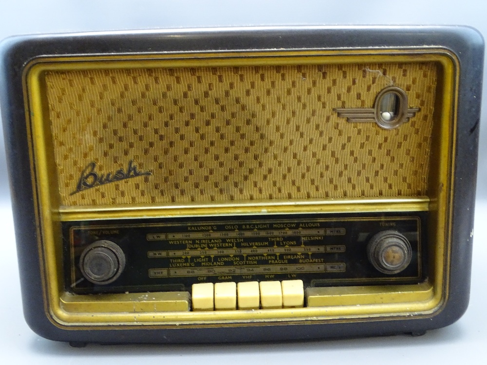 VINTAGE BUSH RADIO, Model No V8F61, mid-1950s valve radio