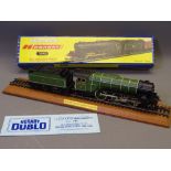 MODEL RAILWAY - Hornby Dublo three rail 3240 LNER V2 Class 'Green Arrow', limited edition (191/