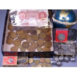 COLLECTABLE CASH & BUTTONS ETC to include a quantity of vintage and later British and overseas