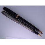 WATERMAN - Vintage (1940s) Black Waterman W3 lever fill fountain pen with gold trim and original