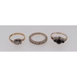 18CT GOLD & PLATINUM THREE-STONE (ONE MISSING) DIAMOND ILLUSION SET RING, nine stone diamond half