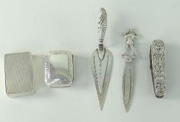 ASSORTED SILVER COLLECTABLES TO INCLUDE two silver bookmarks one with musician handle, the other