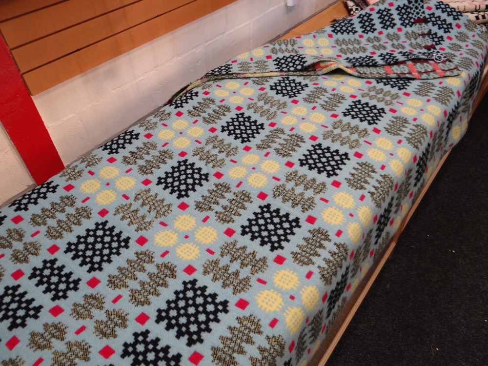 VINTAGE TRADITIONAL WELSH WOOLLEN BLANKET with multi-coloured geometric design to a turquoise - Image 2 of 7