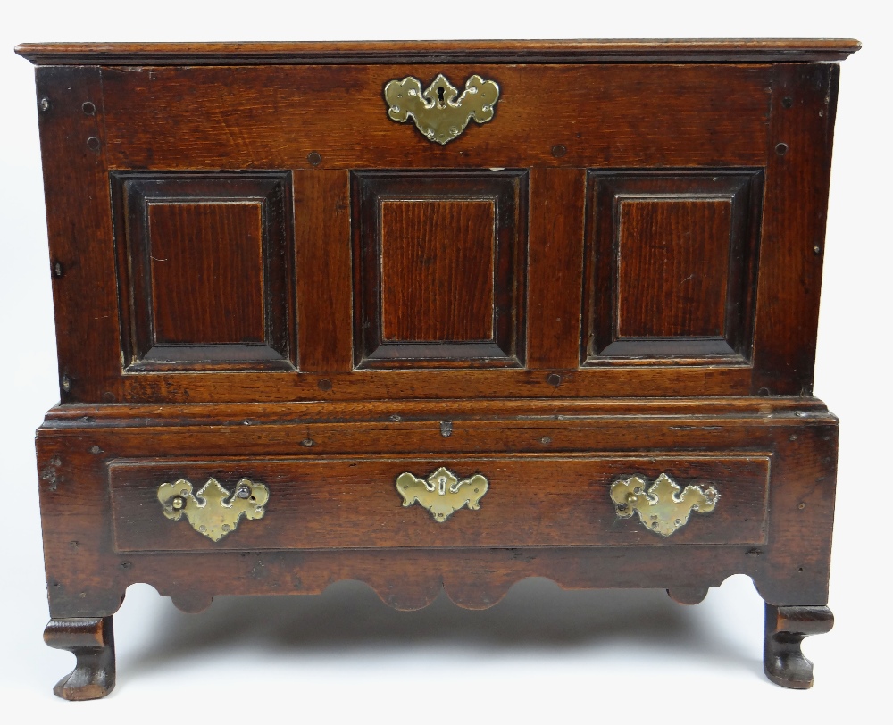 GEORGE II OAK COFFER BACH detachable lid with moulded edge, above triple fielded panel front over - Image 2 of 3