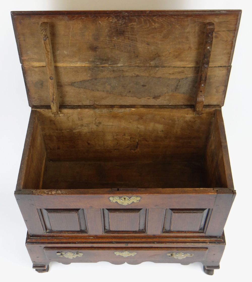 GEORGE II OAK COFFER BACH detachable lid with moulded edge, above triple fielded panel front over - Image 3 of 3