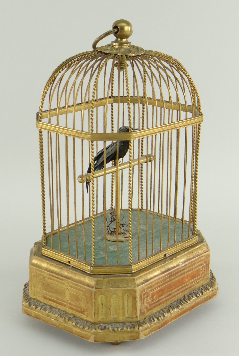 A SINGING BIRD AUTOMATON, FRENCH EARLY 20TH CENTURY green feathered hummingbird type with beak, head - Image 3 of 12