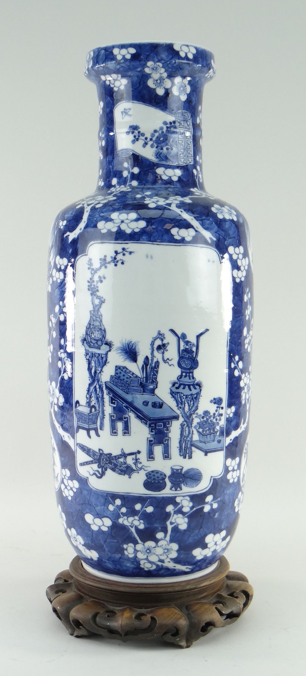 CHINESE BLUE & WHITE PORCELAIN ROULEAU VASE, 19TH CENTURY, painted with panels of antiques and