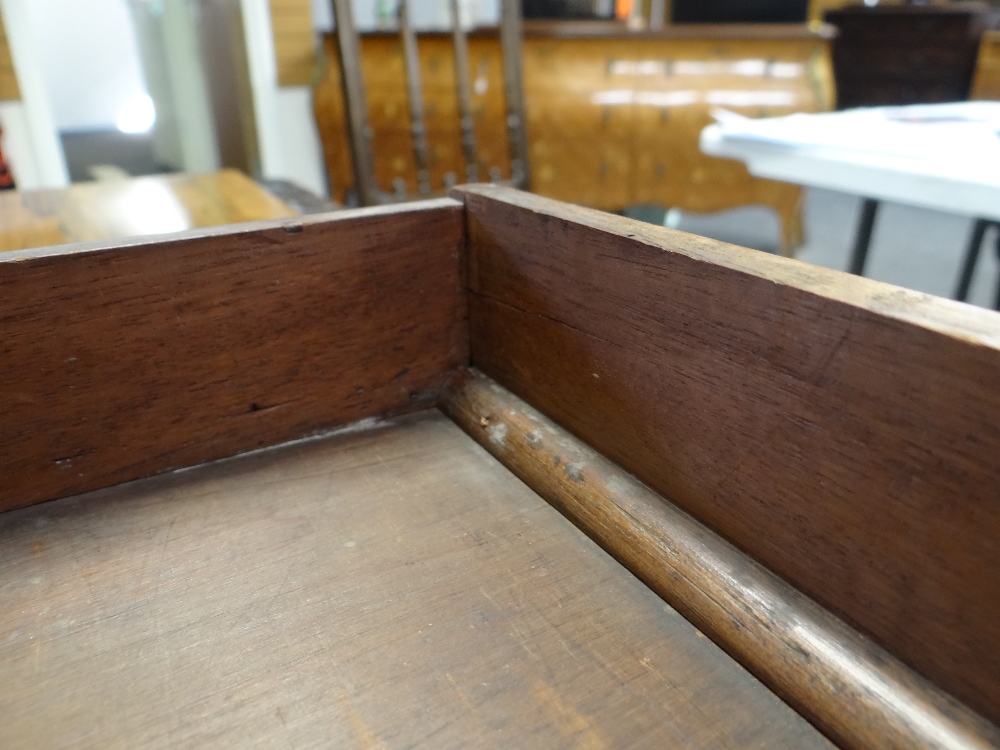 FINE GEORGE IV GILLOWS-STYLE ROSEWOOD CARVED LIBRARY TABLE, bold foliate carved and ebonised edge - Image 11 of 34