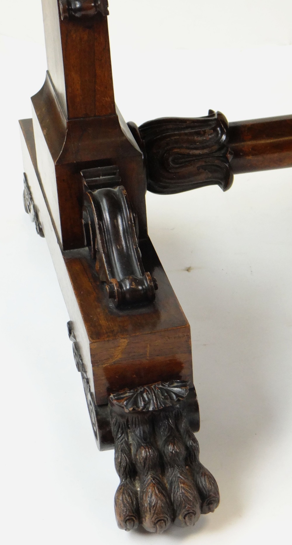 FINE GEORGE IV GILLOWS-STYLE ROSEWOOD CARVED LIBRARY TABLE, bold foliate carved and ebonised edge - Image 3 of 34