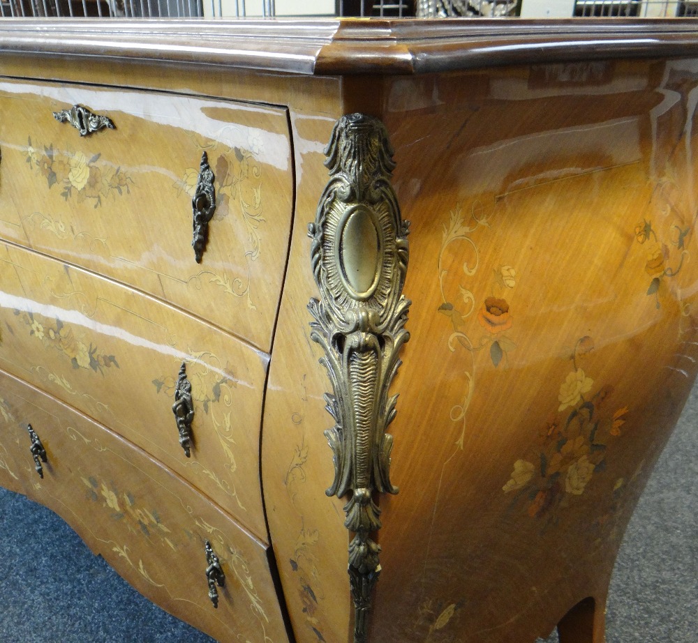 IMPRESSIVE ITALIAN 18TH CENTURY-STYLE FLORAL MARQUETRY & GILT METAL MOUNTED COMMODE, of serpentine - Image 4 of 7