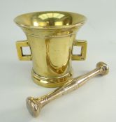 VINTAGE HEAVY BRASS MORTAR & ASSOCIATED PESTLE, 17cms wide