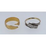 22CT YELLOW GOLD WEDDING BAND (4.4GMS) together with 18ct gold and platinum three stone diamond ring