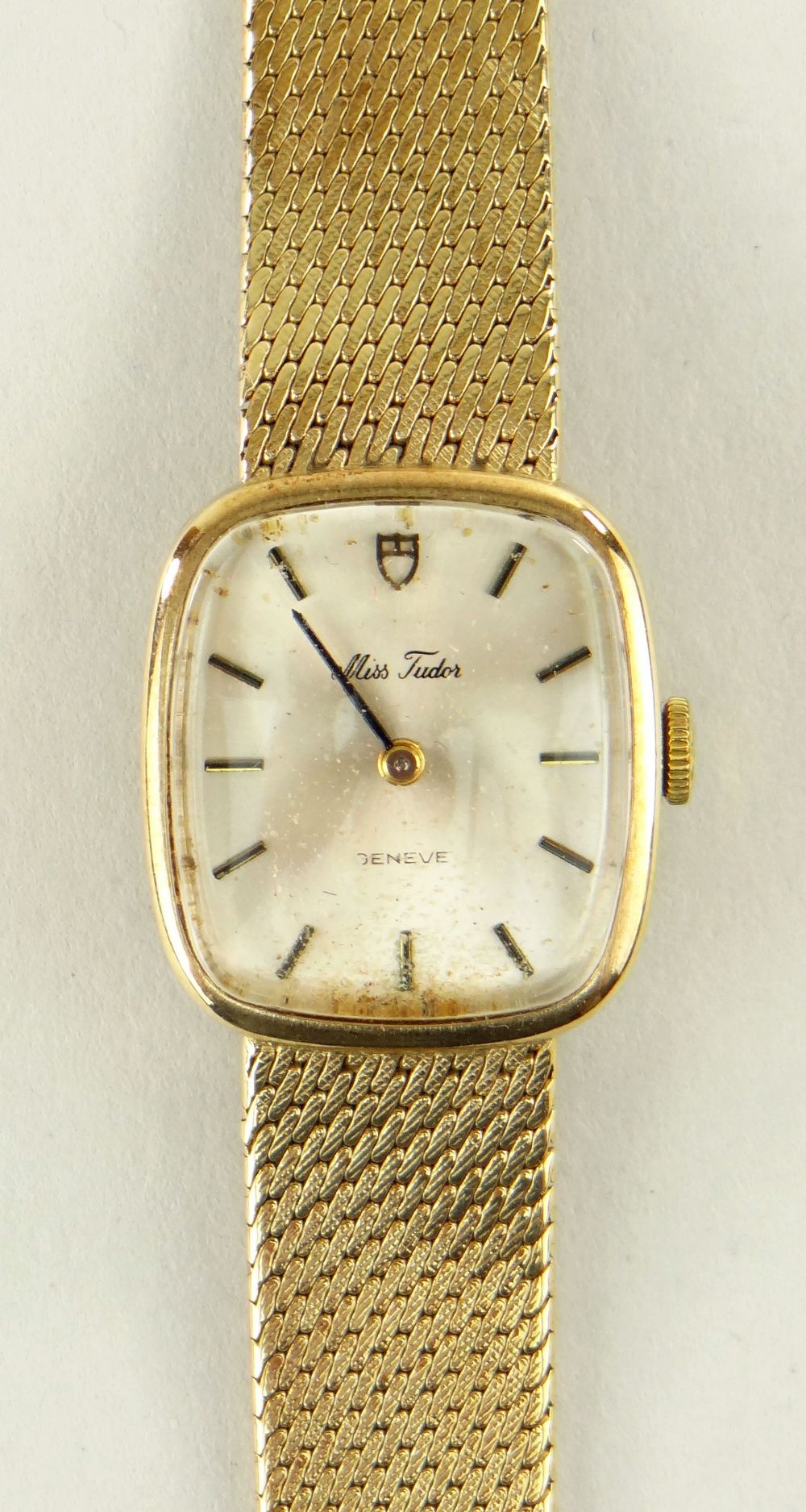 9CT GOLD 'MISS TUDOR' GENEVE LADIES WRISTWATCH, 28.1gms