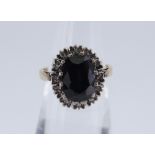 18CT YELLOW GOLD SAPPHIRE & DIAMOND CLUSTER RING, 4.5gms